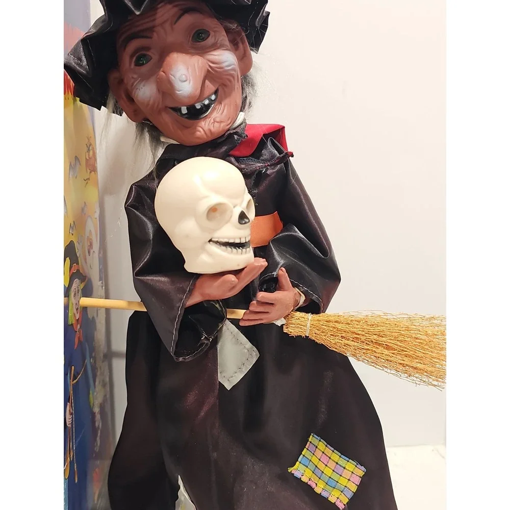 Vintage 1988 Funny Toys Halloween Animated Witch Lights Sound Motion With Box